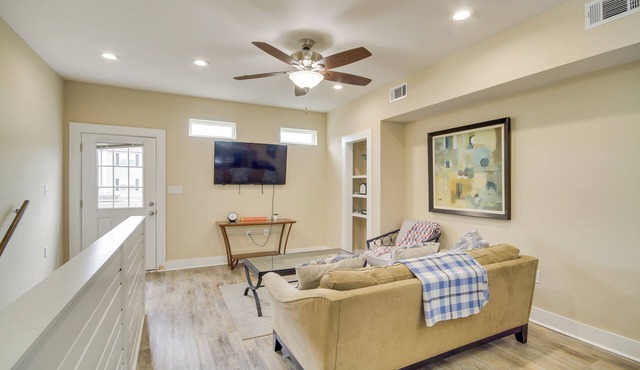 D'Iberville Delight ~ 2 Mi from Beach & Casinos!