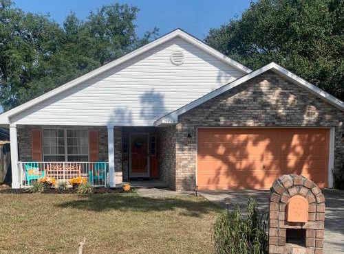 D's Florida-Alabama Vacation Home Sleeps 14 Guests