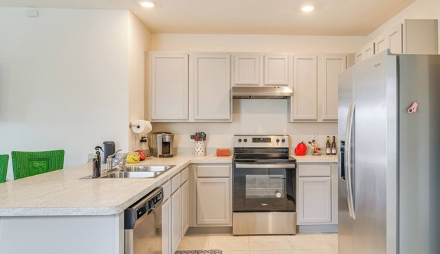 Davenport Basecamp! 3BR Family Home w/Patio