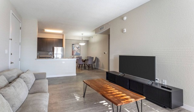 Daytona 2BR Getaway Parking Family & Pet-friendly