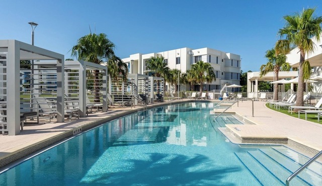 Daytona 2BR | Pool + Free Parking, Pets