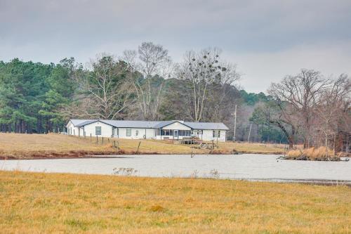Deck & Views: Spacious ‘Lake House’ Escape in Hodgen