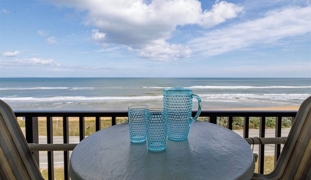 Delightful 2-bedroom condo with oceanfront view in Ormond Beach in Ormond Beach