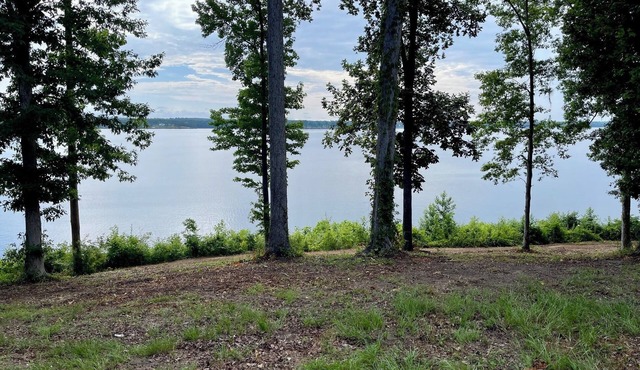 Delightful 3-bedroom recreational vehicle with AC in Eufaula w/ 300' lakefront in Eufaula