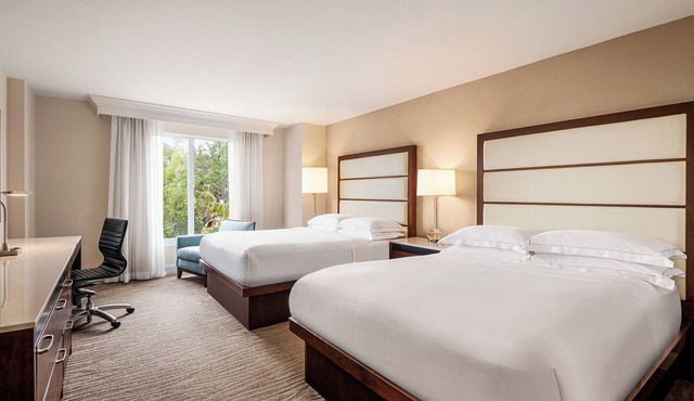 Designed for Memorable Getaways! 2 Units, Outdoor Swimming Pool, Free Parking!