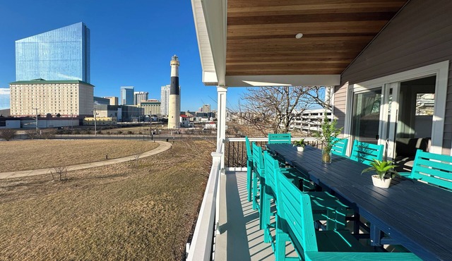 Designer Home 1 Block to Boardwalk & Ocean Stunning City & Ocean Views in Atlantic City