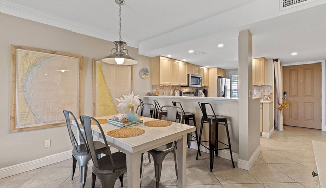 🌊Direct Ocean View, Gorgeous Updated Interior - Point East 314🌊