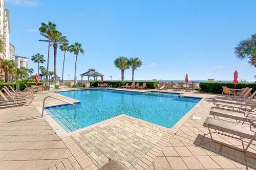 Doral 103-BeachClub 1st Floor-Luxury Resort-Beachfront-Updated-New Furniture