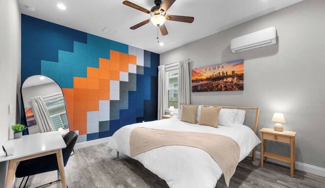 Downtown Bungalow - 1BR Walk to Riverwalk & Armature Works 9 Min to Bucs Stadium