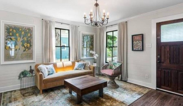 Downtown Mobile: Pet Friendly + 5m Walk
