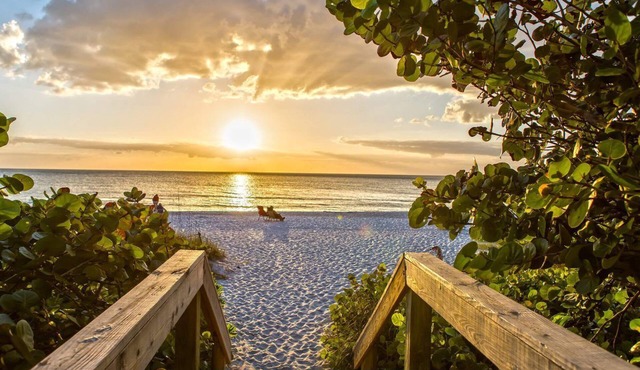Downtown Naples Coastal Retreat