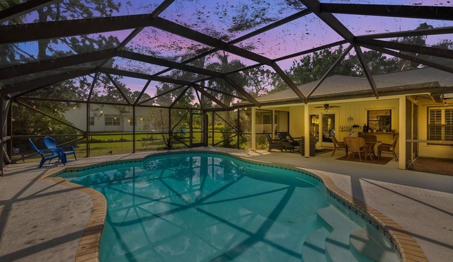 Dream Stay: House with Pool, 1.5 Acres, 15 Min to Jupiter Beach & Shops