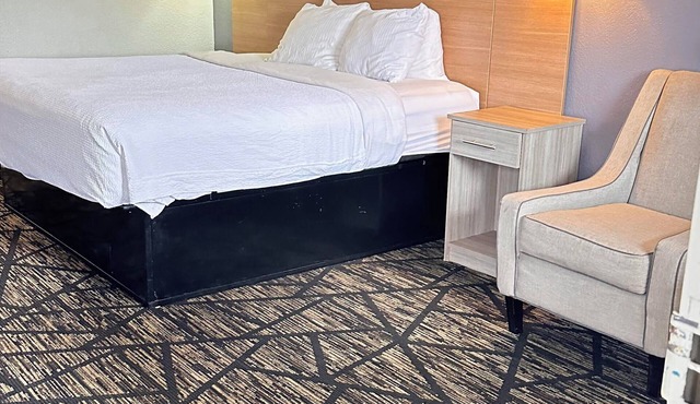 Dreamland Inn and Suites