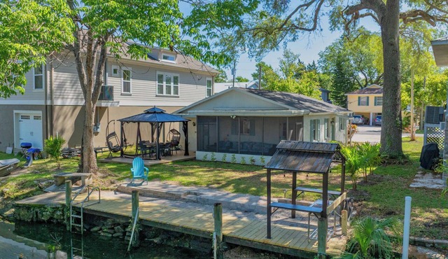 Driftwood Dreams - Waterfront Home Weeki Wachee River