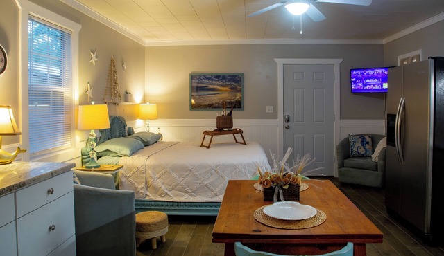 East Bay Hideaway - Attached Cozy Studio - Navarre in Navarre