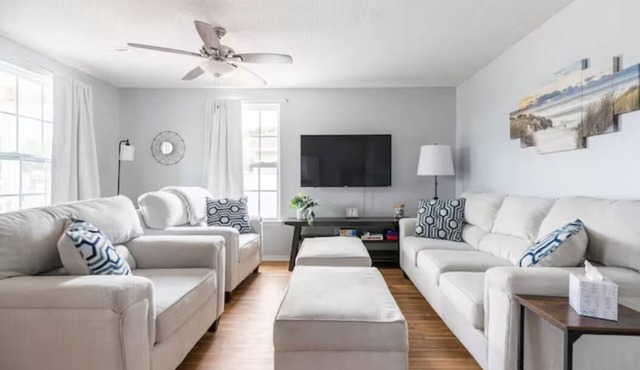 Easy Access to Everything Pensacola + Perdido Key!