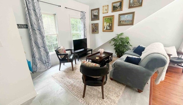 Elegant, Private Studio in Covington “Hollywood of the South.” Near Atlanta in Covington