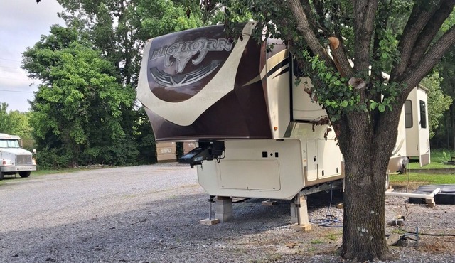 Enjoy waterfront camping with the comforts of home. in Centre