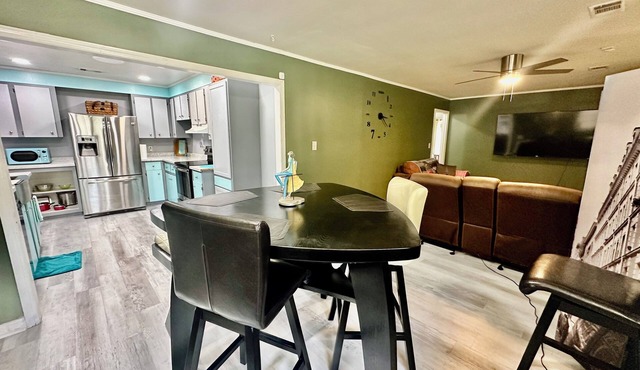 Entire home in quiet neighborhood ! This is a duplex style home! in Warner Robins