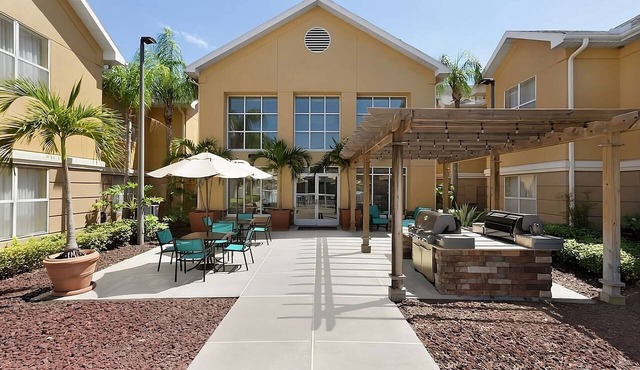 Everything You Need for an Unforgettable Escape! 4 Units, Pool, Pets Are Welcome