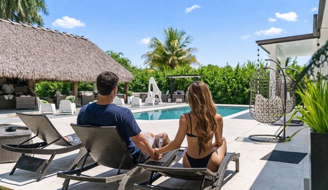 Exclusive Family Ranch: Pool, Lake Access & Courts
