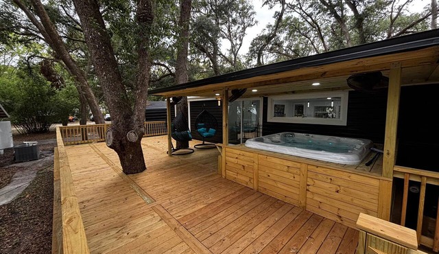 Exclusive Farmhouse Villa with Hot Tub Retreat