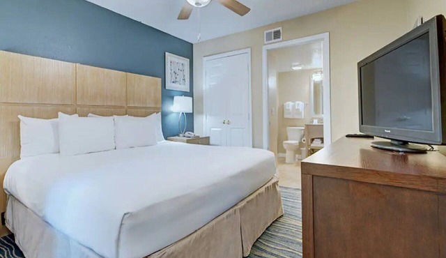 Experience an Inviting Villa Ideal for Families Visiting Orlando w/Outdoor Pool