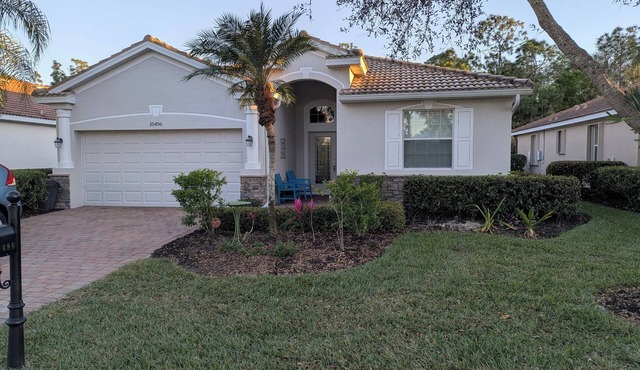 Fabulous 4-bedroom house with pool in sunny Bonita Springs!