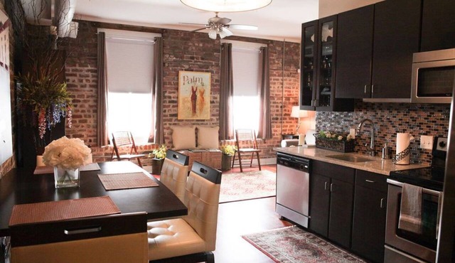 Fabulous location, wonderful accommodations, walk to everything! in Savannah