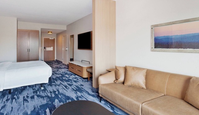 Fairfield Inn & Suites by Marriott Birmingham Colonnade in Birmingham