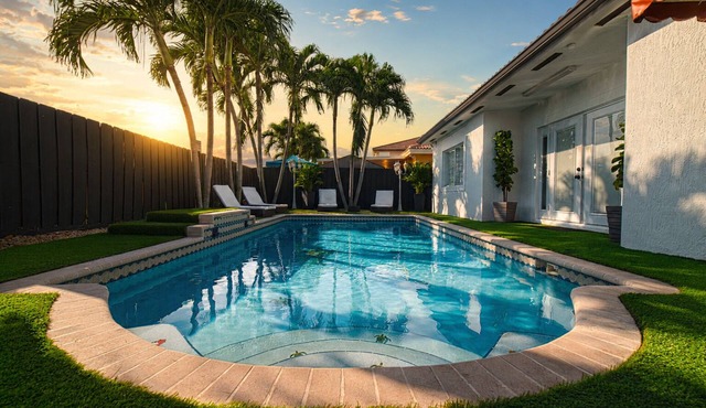 Family Oasis Heated Pool 10 min to Zoo & Marina