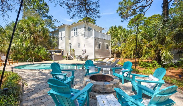 Family & Pet-Friendly 30A Chalet – Heated Private Pool, 3BR, 5 Bikes, Near Beach