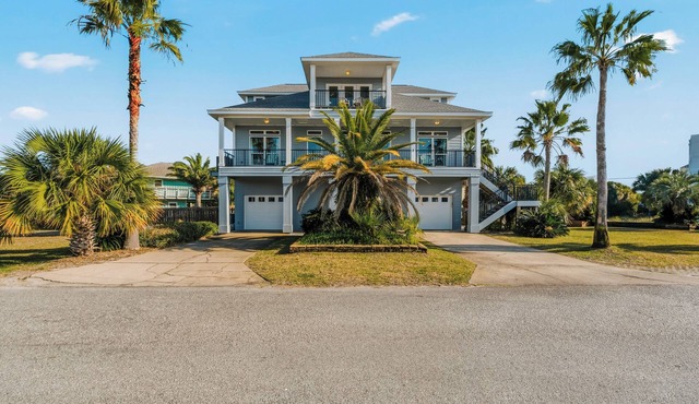 Family Tides Beach House | Dog-Friendly | Hot Tub | My Beach Getaways