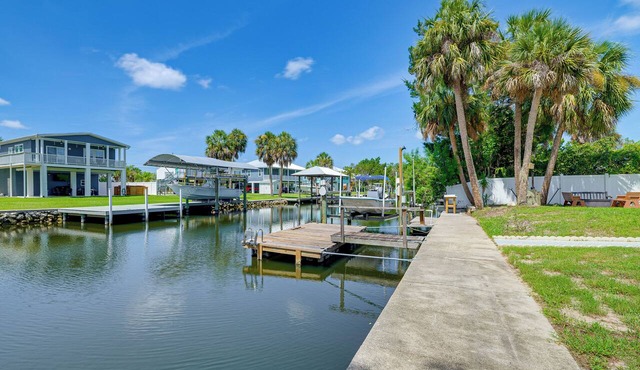 Fish, Paddle & Explore: Crystal River Gem w/Dock in Crystal River