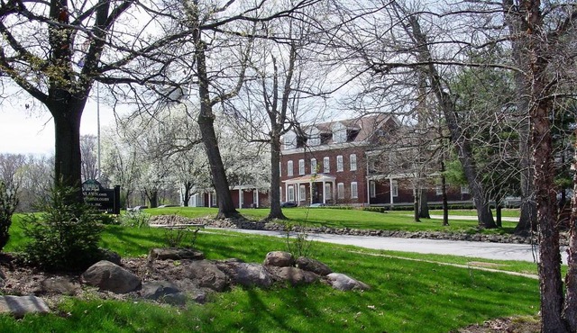Fort Harrison State Park Inn in Oaklandon