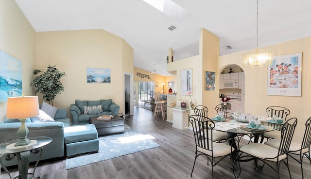 Four Bed Located in Davenport only minutes to Disney
