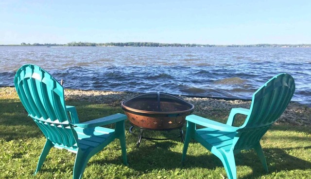 Fox Lake "Funcation" ★ 3 King Beds ★ Chain O Lakes in Fox Lake