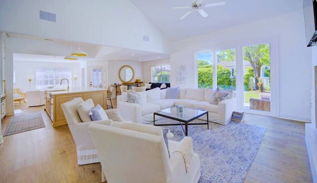 Free Golf Cart | Private Beach Access, Destin Pool, Resort Amenities