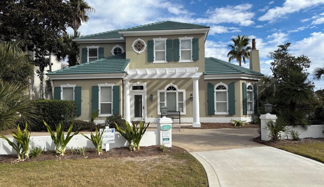 Free Heated Private Pool With No Steps To Climb on First Level 'Oasis'! in Destin