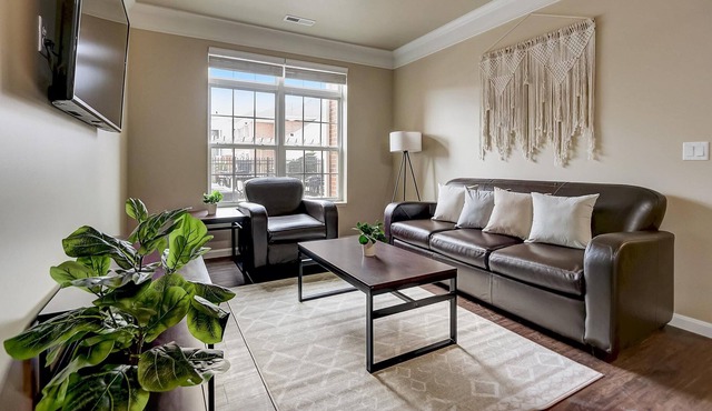 Frontdesk | Roseland 2 BR Close to ND in Roseland