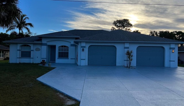 FULLY FURNISHED CLEAN 2/2/1 LOCHMOOR GOLF COURSE VIEW DUPLEX