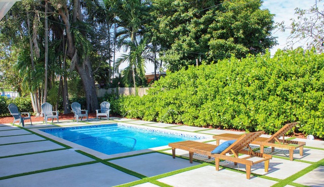 Gables Miami Home with HEATED SALT POOL. Near Beaches, Airport and Night life
