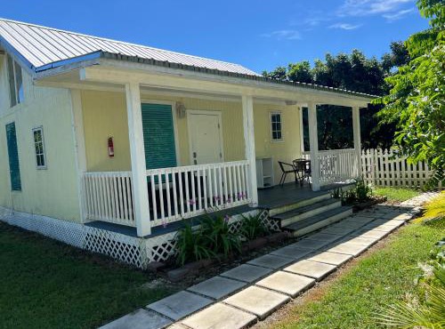Garden Cottage Near Miami, Everglades & Florida Keys