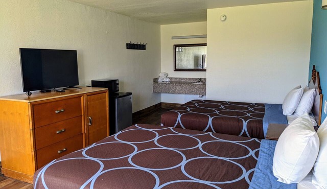 Garden Inn & Suites