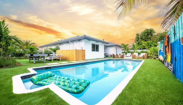 Getaway in South Miami Ping Pong Golf Pool BBQ
