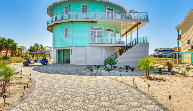 Golf Cart + Elevator: Retreat 1 Block to Beach