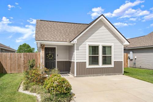 Gonzales Work+Stay House near HWY 30/44 & I-10