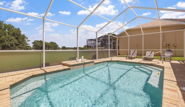 Gorgeous 3BR/2BA Saltwater Pool on Rivard Public Golf Course