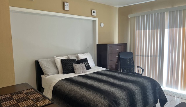 Gorgeous Private entrance with a private room and bathroom