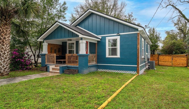 Graffiti Blues. Fun 2BR Near Downtown. Snookball + Firepit